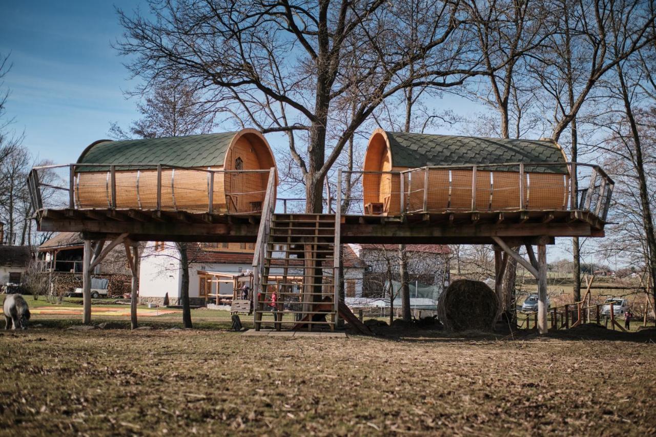 Viking Houses Strnadovsky Mlyn Jesenice  Exterior photo